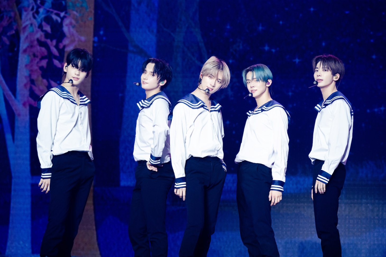 TOMORROW X TOGETHER (P)&(C) BIGHIT MUSIC