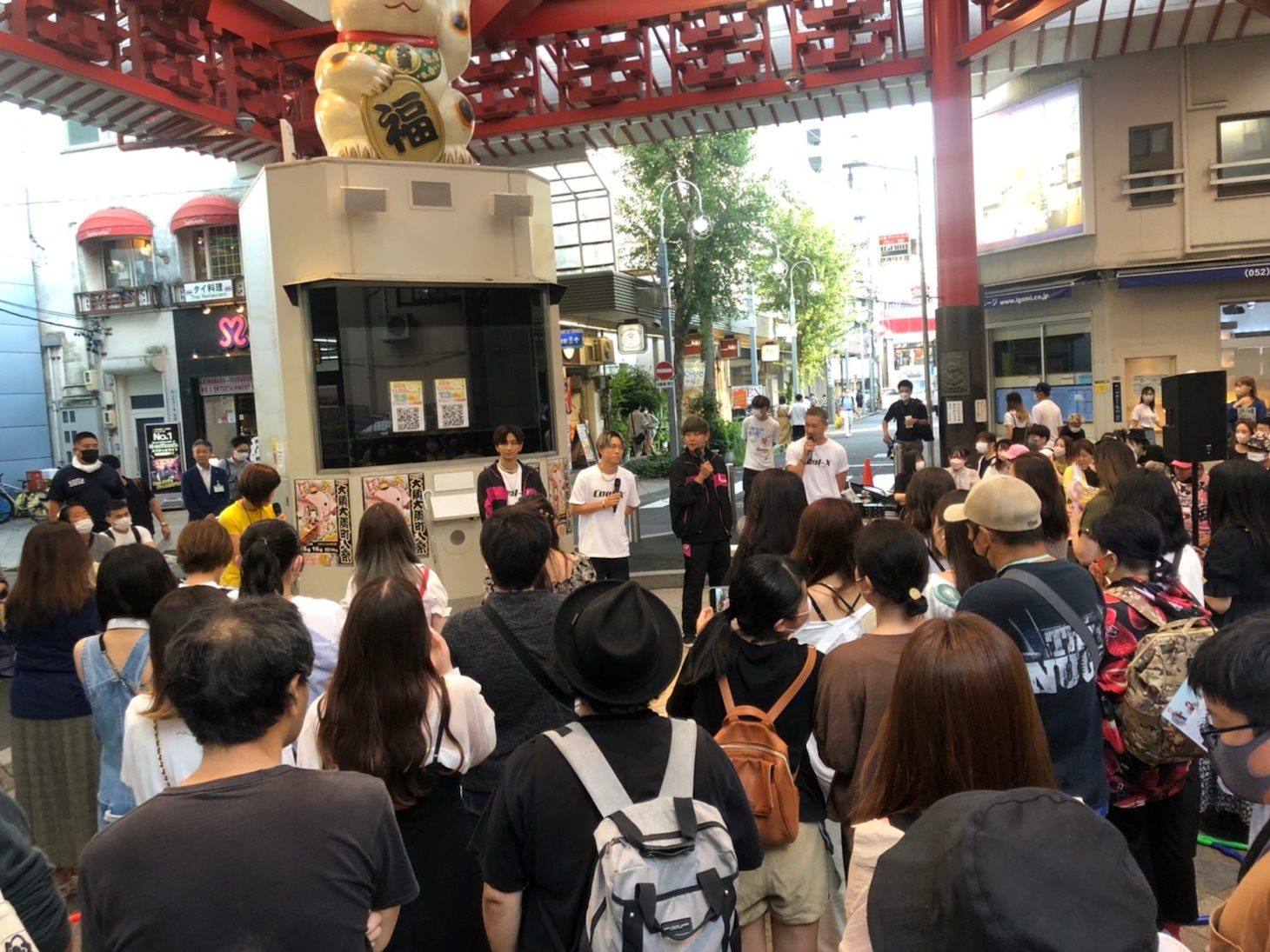 Cool-Xのライブの様子。