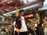 Cool-Xのライブの様子。