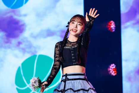 Kep1ianとの交流を楽しむヨンウン。（撮影：上山陽介 / 木村泰之）