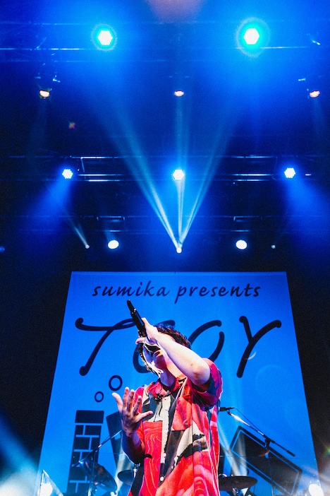 藤原聡（Vo, Piano / Official髭男dism）（Photo by TAKAHIRO TAKINAMI）