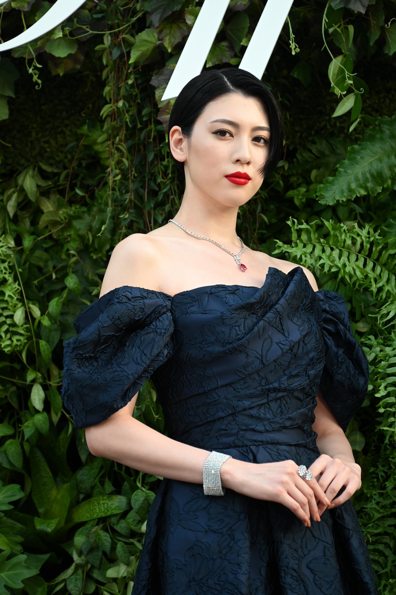 三吉彩花