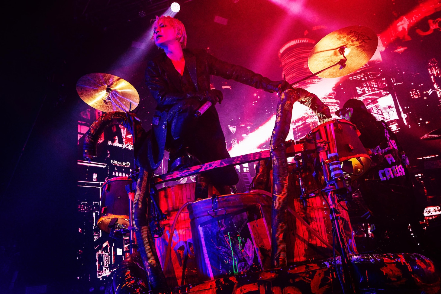 「HYDE LIVE 2022」Zepp Haneda（TOKYO）公演の様子。（撮影：石川浩章）