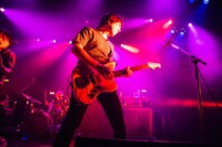 真鍋吉明（G / the pillows）（Photo by Rui Hashimoto）