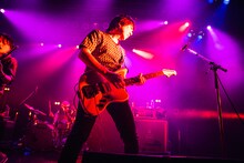 真鍋吉明（G / the pillows）（Photo by Rui Hashimoto）