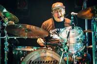 坂詰克彦（Dr / 怒髪天）（Photo by Rui Hashimoto）