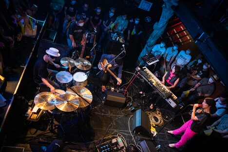 TWEEDEES「Premium Show vol.4」の様子。