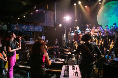 TWEEDEES「Premium Show vol.4」の様子。