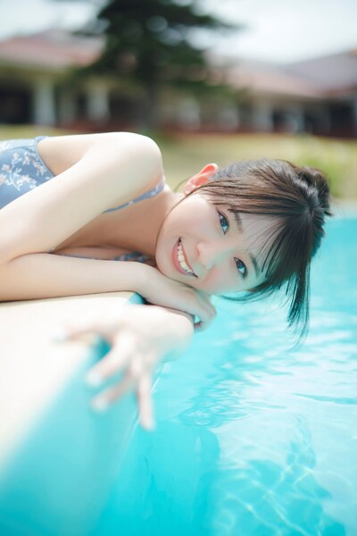 人気画像1位は「わーすたソロ写真集第2弾は松田美里、彼女との同棲感が味わえる1冊に」より、松田美里（わーすた）の1st写真集先行カット。（撮影：カノウリョウマ）