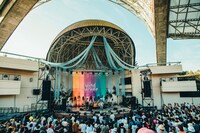 カネコアヤノのパフォーマンスの様子。（撮影：勝永裕介）