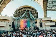 カネコアヤノのパフォーマンスの様子。（撮影：勝永裕介）