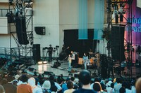 カネコアヤノのパフォーマンスの様子。（撮影：勝永裕介）