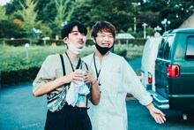 左から折坂悠太、茂木欣一（Dr, Vo / フィッシュマンズ）。（撮影：勝永裕介）