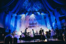 フィッシュマンズ、岸田繁（くるり）、折坂悠太、カネコアヤノのコラボの様子。（撮影：勝永裕介）