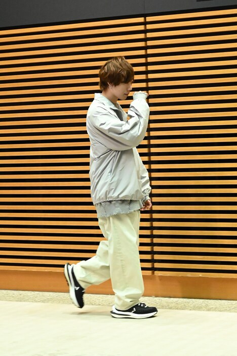 退場する須田景凪。