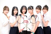 左から＝LOVEの諸橋沙夏、佐々木舞香、野口衣織、≠MEの冨田菜々風、蟹沢萌子、川中子奈月心。