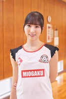 藤丸あおい役の蟹沢萌子（≠ME）。(c)ABC TV