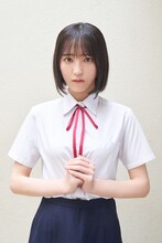 鈴野日南役の野口衣織（＝LOVE）。(c)ABC TV