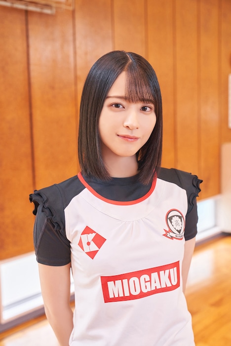 森見奈緒役の佐々木舞香（＝LOVE）。(c)ABC TV