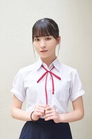 小峰有希役の冨田菜々風（≠ME）。(c)ABC TV