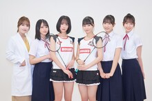 左から＝LOVEの諸橋沙夏、佐々木舞香、野口衣織、≠MEの冨田菜々風、蟹沢萌子、川中子奈月心。
