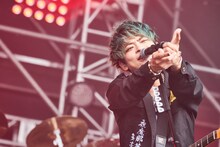 山中拓也（Vo, G / THE ORAL CIGARETTES）（撮影：釘野孝宏）