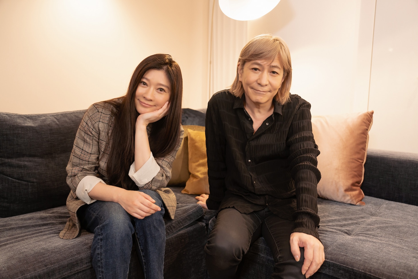 左から篠原涼子、小室哲哉。