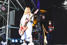 junko（B / 打首獄門同好会）（撮影：青木カズロー）