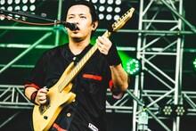 大澤敦史（Vo, G / 打首獄門同好会）（撮影：青木カズロー）