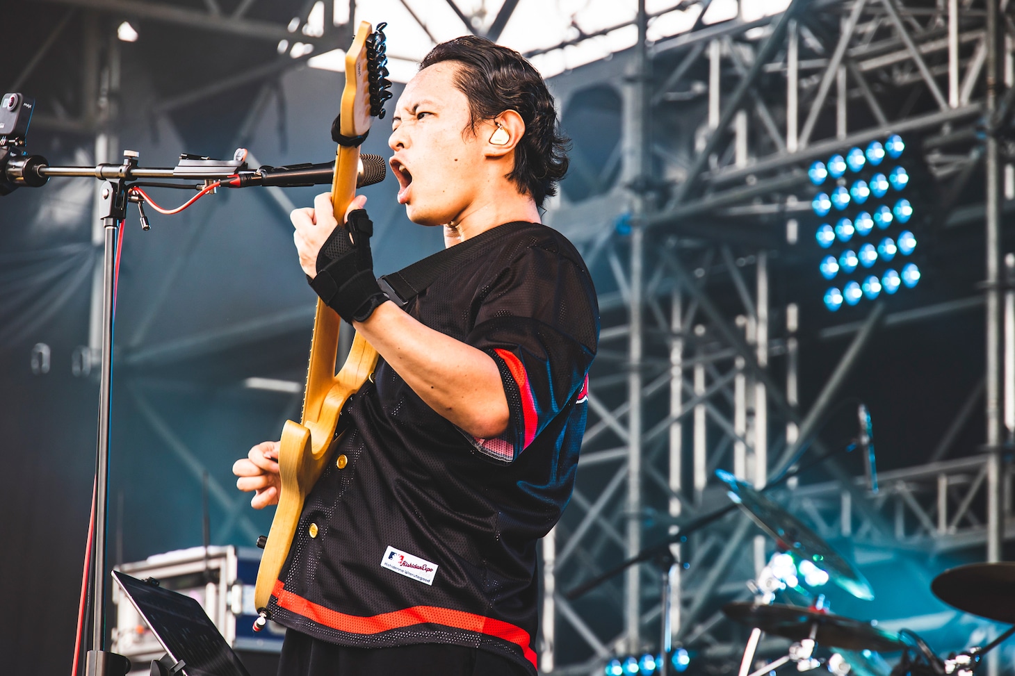 大澤敦史（Vo, G / 打首獄門同好会）（撮影：青木カズロー）
