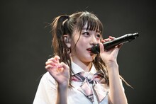 衣装に合わせたネイルをアピールするも「わかる？ なんかさ、女性でいう車の部位みたいな。男性の好きな車のパーツ？ それに女性は興味ないじゃない？」と男性ファンが理解できるか心配になる桜木心菜。