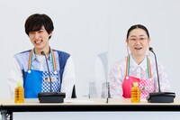 左から尾崎匠海（INI）、横内亜弓。(c)関西テレビ