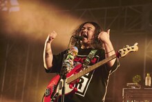 近藤洋一（B, Cho / サンボマスター）（撮影：釘野孝宏）