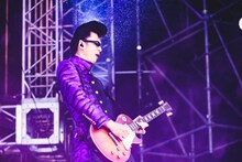 西園寺瞳（G / 氣志團）（撮影：青木カズロー）