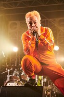 N∀OKI（Vo / ROTTENGRAFFTY）（撮影：釘野孝宏）