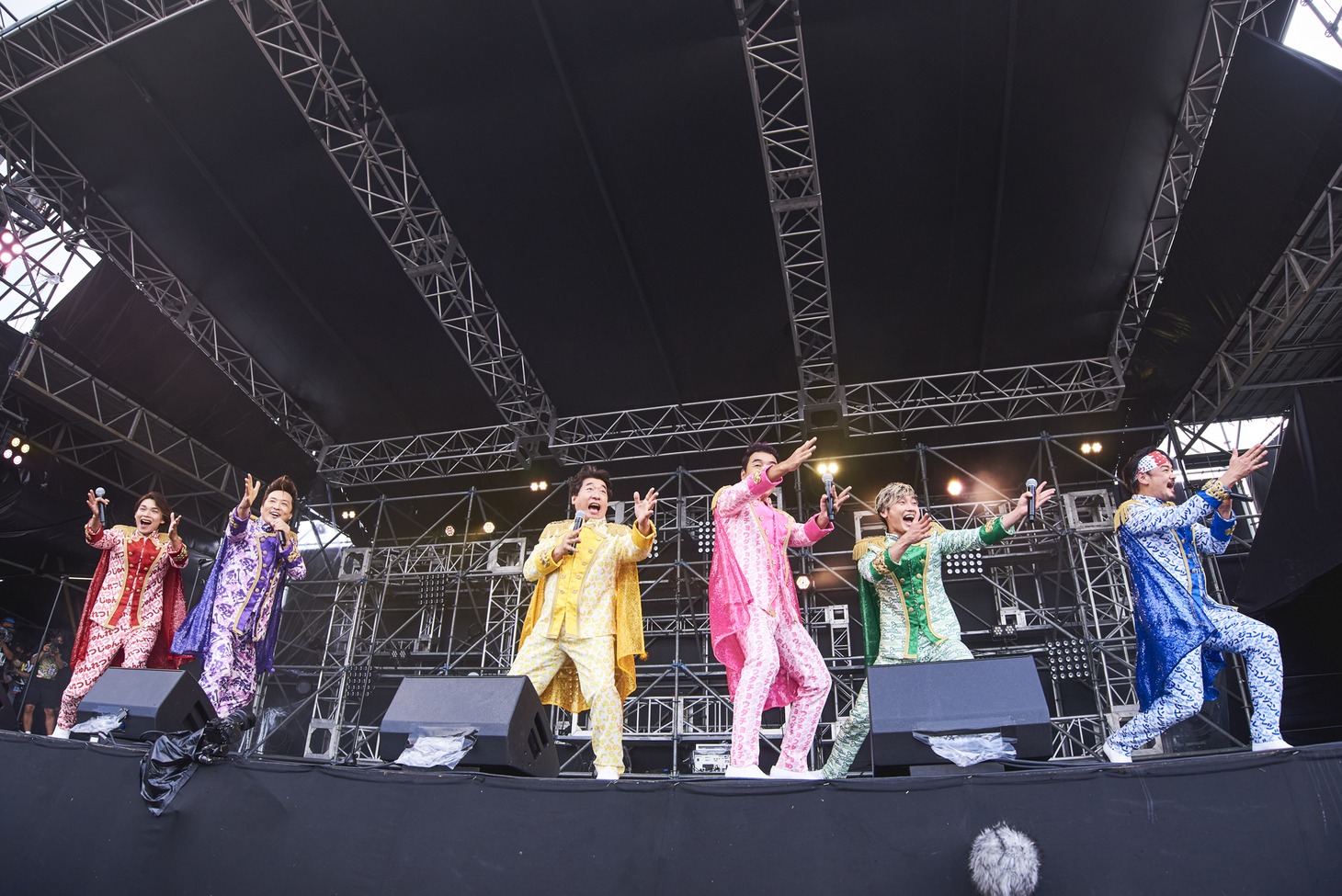 純烈♨ダチョウ（撮影：釘野孝宏）