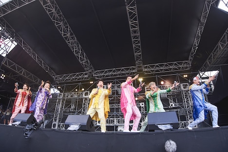 純烈♨ダチョウ（撮影：釘野孝宏）