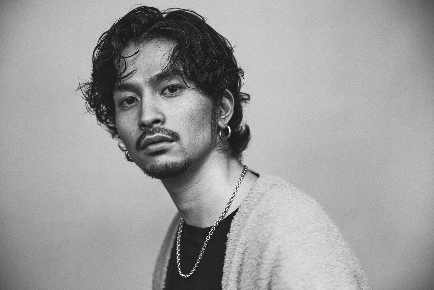 人気画像10位は「米津玄師『チェンソーマン』OPで常田大希と再タッグ、EDはAimerやVaundyら12組が担当」より、常田大希（King Gnu、millennium parade）。