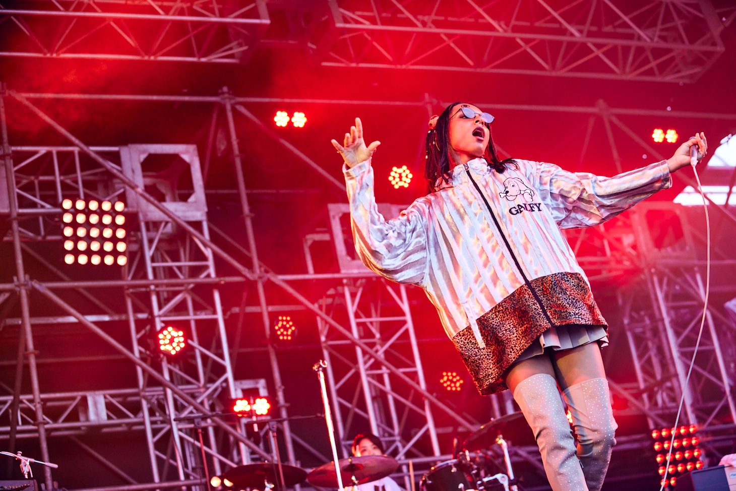 アヴちゃん（Vo / 女王蜂）（撮影：中野修也）