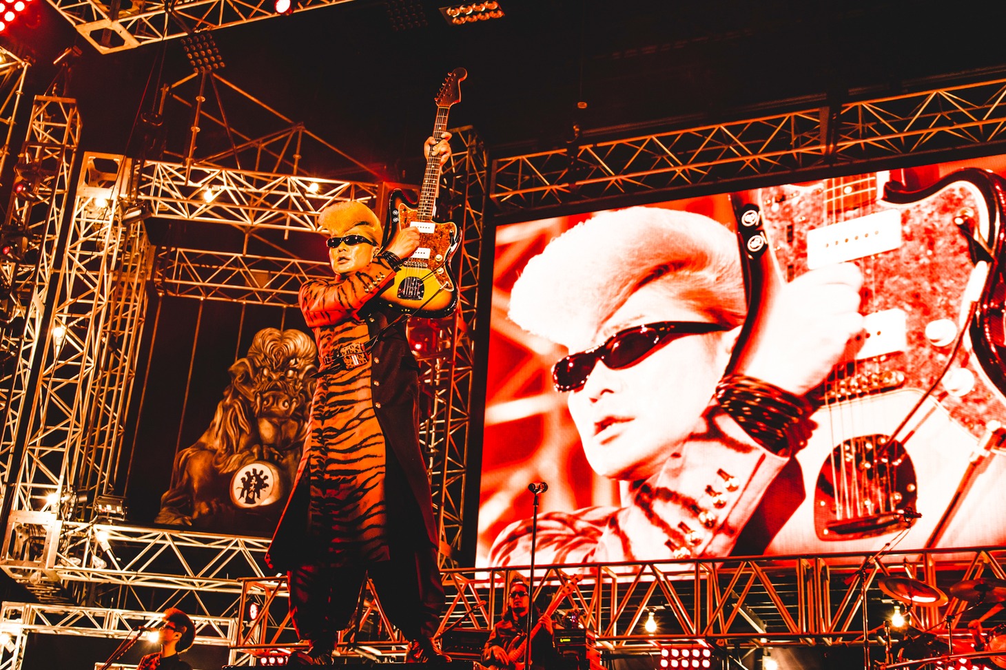 綾小路翔（Vo）（撮影：青木カズロー）