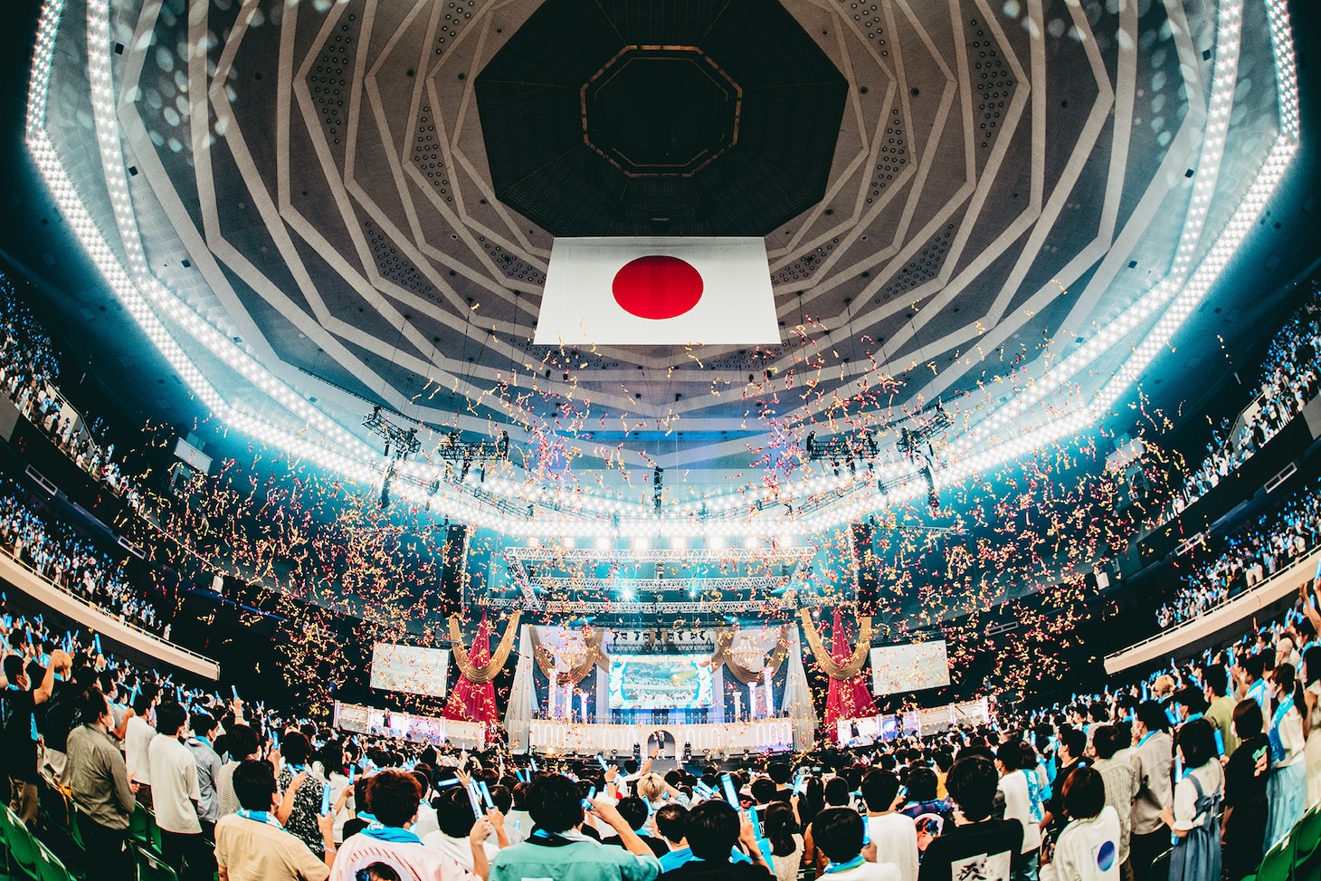 「The Last Year 特別公演『26時のマスカレイド×日本武道館』」の様子。（撮影：深田優斗）