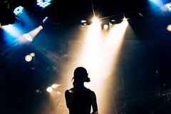 空白ごっこが初の東名阪ツアー「halo」完走、セツコがメンバーやファンへ感謝語った渋谷クアトロ公演