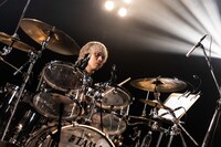 ピエール中野（Dr）（Photo by Masayo）