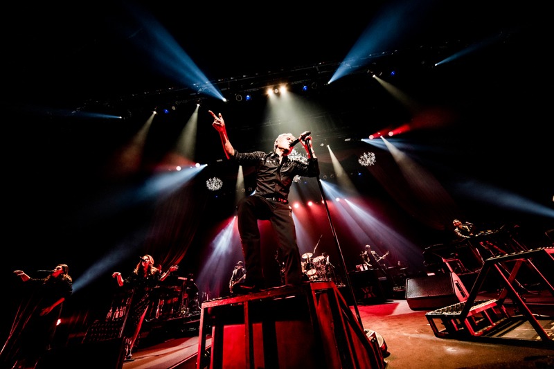 「吉川晃司 Premium Night "Guys and Dolls" presented by WOWOW『INVITATION』 拡大版」ビジュアル