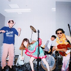 xiexieが初のフィジカル作品発表、これまでの楽曲をCDとアナログで