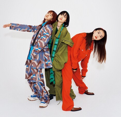 「装苑」2022年11月号より、Chilli Beans.。