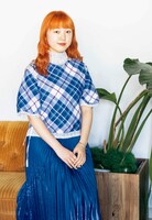 「装苑」2022年11月号より、POPPYブランドマネージャー ・デザイナー中山志織氏。