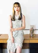 「装苑」2022年11月号より、nori enomotoデザイナー・パタンナー榎本紀子氏。