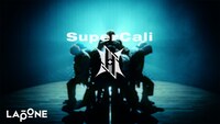 「SuperCali」パフォーマンスビデオより。(c)LAPONE ENTERTAINMENT