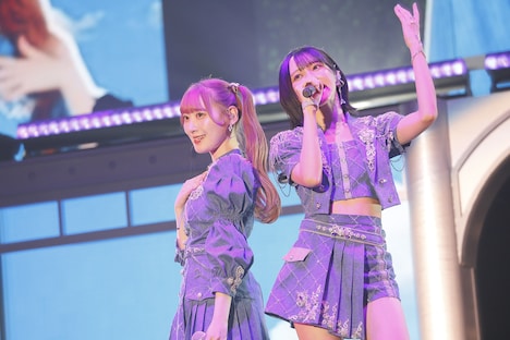 左から齋藤樹愛羅、野口衣織。(c)YOANI